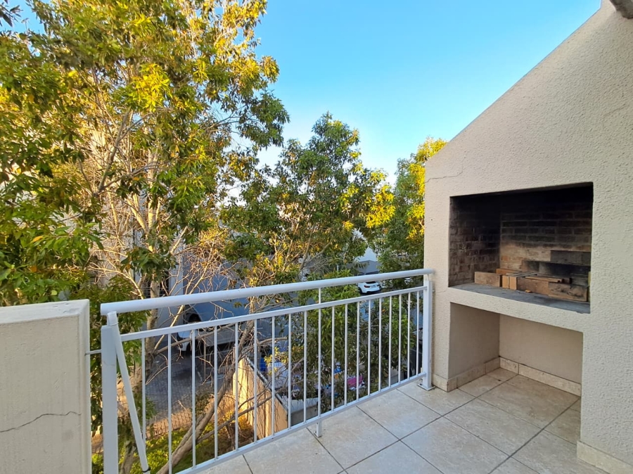 To Let 2 Bedroom Property for Rent in Burgundy Estate Western Cape